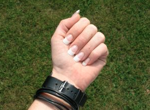 6 Ways to Cure Nail Fungus Caused by Artificial Nails -